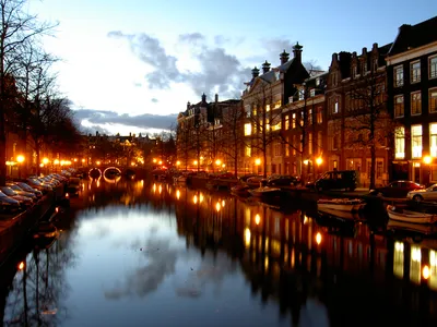 Амстердам лучше смотреть с воды