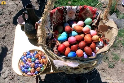 С праздником Святой Пасхи – Շնորհավոր Սուրբ Զատիկ – Happy Easter – En  vérité, ressuscité – Национальное Собрание (Парламент) Западной Армении