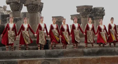 Армянские танцы: красота и отточенность — Армянский музей Москвы и культуры  наций