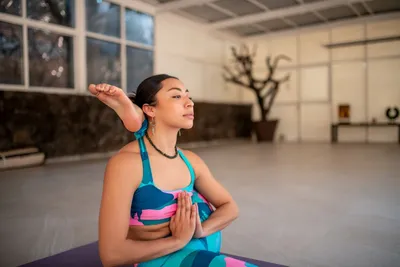 Хатха-йога для начинающих: видеоуроки для занятий в домашних условиях