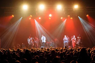 rRock.ru - АукцЫон сыграл летний концерт под открытым небом - Весь русский  рок!