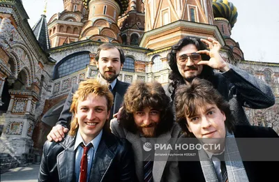 Группа «Автограф» была основана 2 мая 1979 г. В первый состав вошёл  гитарист группы «Високосное лето» Александр Ситковецкий.. | ВКонтакте