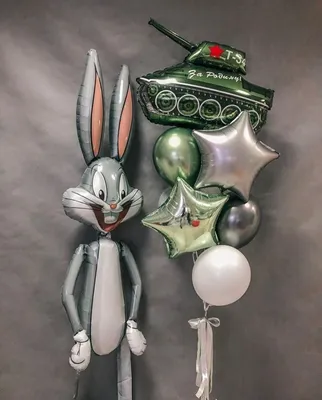 Большой ходячий заяц Багз Банни