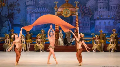 Почему в Берлине отменили балет \"Щелкунчик\" – DW – 25.11.2021