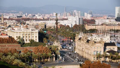 Барселона: достопримечательности города и экскурсия с гидом по храму  Святого Семейства | GetYourGuide