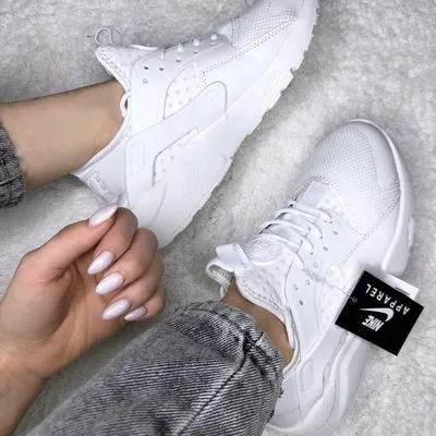 Кроссовки Nike Air Huarache белые стильный выбор для комфортной ходьбы