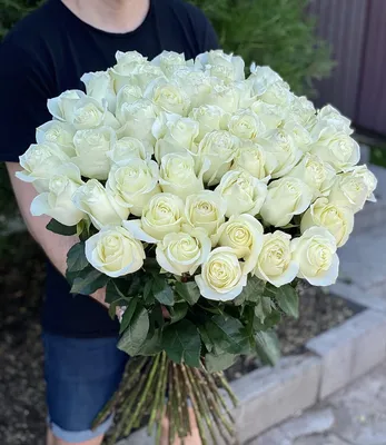 Белые розы в розовом оформлении (41 шт) №512 купить в Саранске