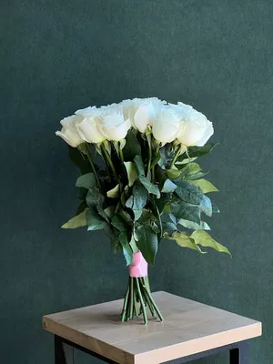 Белые розы 25 шт с доставкой по Алмате — Cvety.kz