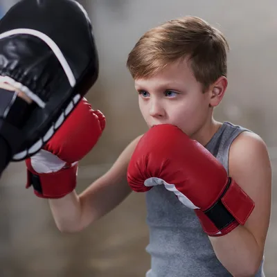 Бокс 8 лет против 11 лет и 12 лет. Мишины Спарринги против высоких.  Тренировка по боксу для детей. - YouTube
