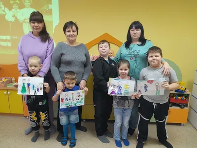 Большая Семья, Мама, Папа, Брат, …» — создано в Шедевруме