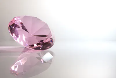 Редчайший розовый бриллиант продан за рекордные 50 млн долларов - BBC News  Русская служба