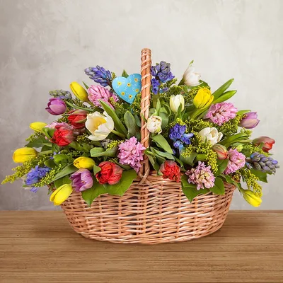 Мини букет к 8 марта из 15 сиреневых тюльпанов. Доставка цветов в Рязани -  Вальс Цветов