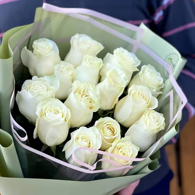 Букет из белых роз с доставкой в Красноярске