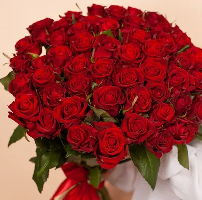 Букет из 35 красных роз - купить с доставкой по Киеву, лучшая цена на Букет  из 35 красных роз на сайте цветов с доставкой Флорен