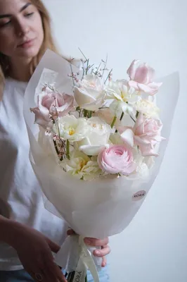 Шикарный букет цветов в коробке, артикул F1157636 - 33274 рублей, доставка  по городу. Flawery - доставка цветов в