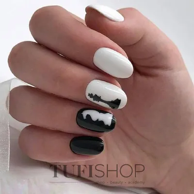 Дизайн ногтей чёрный с белым (55 фото)