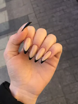 juliya__nails - Чёрный френч с поталью смотрится просто... | Facebook