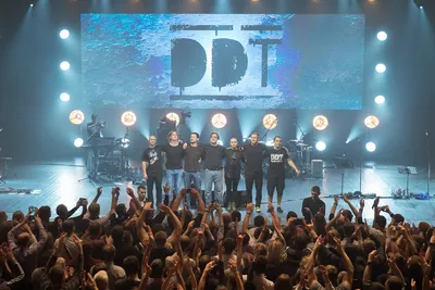 На праздник пойду в новый бой»: Как группа «ДДТ» сыграла ошеломительный  трехчасовой концерт в «Янтарь холле» | TVOYBRO.COM