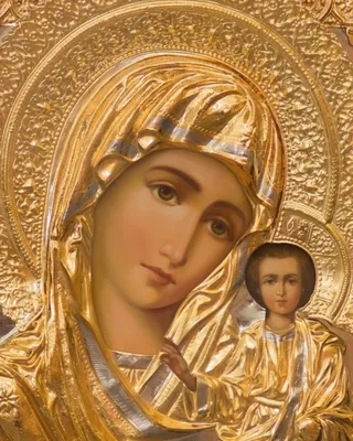 Православные отмечают праздник Казанской иконы Божией Матери
