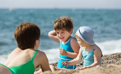 Дети пляж