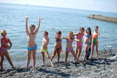 Дети на пляже в песке у моря Stock Photo | Adobe Stock