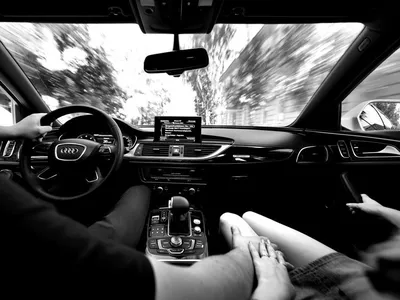 парень с девушкой в машине - Поиск в Google | Couple in car, Audi, Audi a6