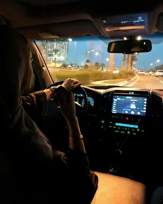 Руки в машине влюбленные ночью (18 фото) - красивые картинки и HD фото