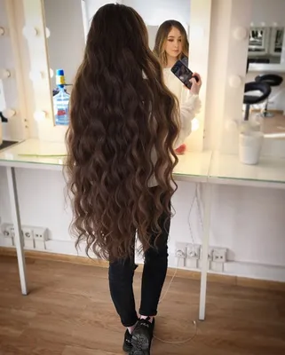 🌸🌸🌸🌿На фото девушка с очень длинными волосами🌿🌿🌿 образ для  современной Рапунцель @___adgamova___ !!!… | Long hair styles, Long hair  pictures, Long brown hair