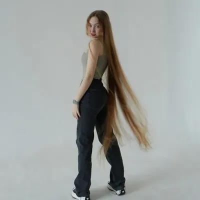 Хочу постричься, но не решаюсь»: как живет девушка с самыми длинными  волосами в России - KP.RU