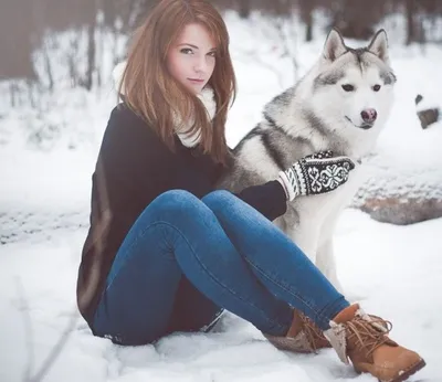 Бесплатное изображение: милая девушка, зима, фотограф, цифровой  фотоаппарат, моды, Лесная дорога, снег, девушка, холод, наклон