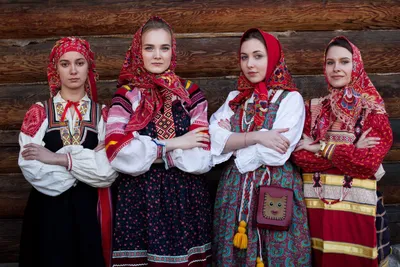 Девушки в русских народных костюмах картинки
