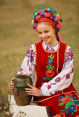 Женщина в русском народном костюме - 58 фото