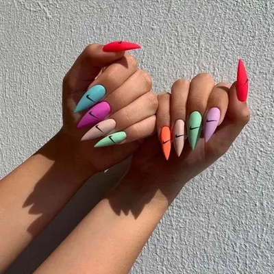 Модный, яркий дизайн ногтей великолепно смотрится на любых ногтях, что  делает его еще популярнее и желаннее 💫 ⠀ Мастер: Катя Ч ⠀ Для… | Instagram