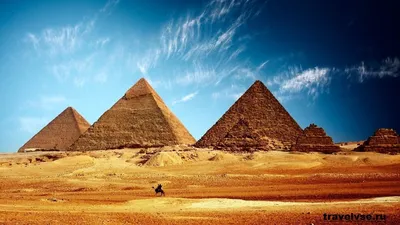 нижний вид пирамиды хафре. достопримечательности египта. исторические  здания Стоковое Фото - изображение насчитывающей ведущего, пустыня:  220790356