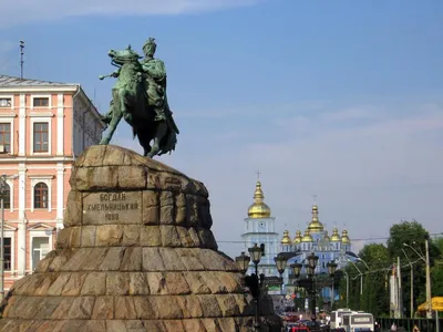 ТОП-10: Самые высокие памятники Киева