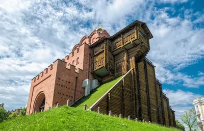 Артель ДЕЛО - Чубий Н.Д. Древний Киев. Башня Повалуша. Картон, масло,  20*27. | Facebook