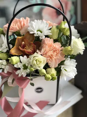 Заказать Цветы в коробках | Дружеский привет с бесплатной доставкой | Katty  Art Flowers