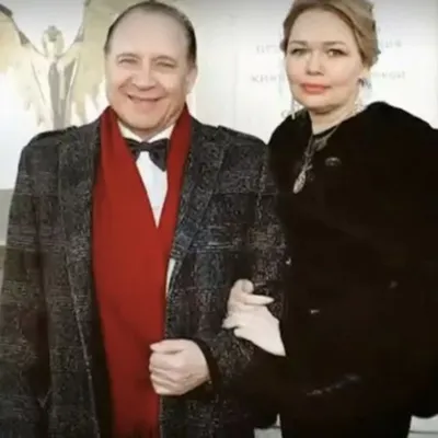 Бес в ребро: 76-летний композитор Максим Дунаевский женился в восьмой раз -  Вокруг ТВ.