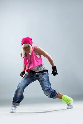 Молодой Хипхоп Танцовщица — стоковые фотографии и другие картинки Хип-хоп-культура  - Хип-хоп-культура, Девочки, Танцевать - iStock