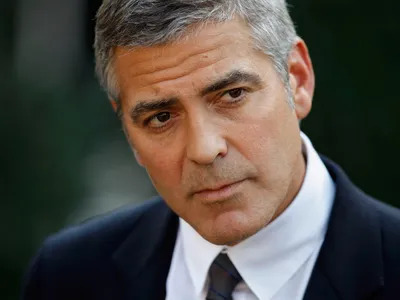 Скачайте красивые фото Джорджа Клуни абсолютно бесплатно
