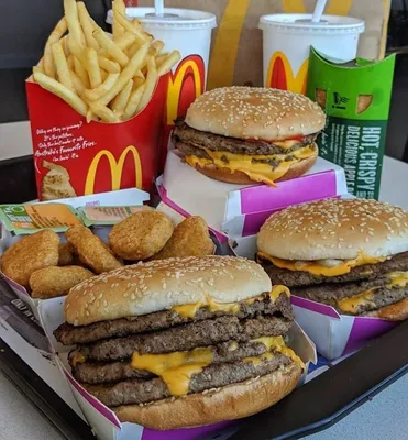 Обои с изображением знаменитого Мак-чизбургера