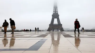 Эйфелева башня \"зависла над пропастью\" — оптическая иллюзия в центре Парижа  - 23.05.2021, Sputnik Кыргызстан
