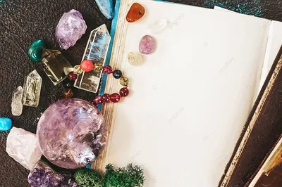 пустая книга с местом для копирования с драгоценными камнями для  расслабления и медитации магический шар и минералы для жизненного баланса  рейки Фото Фон И картинка для бесплатной загрузки - Pngtree