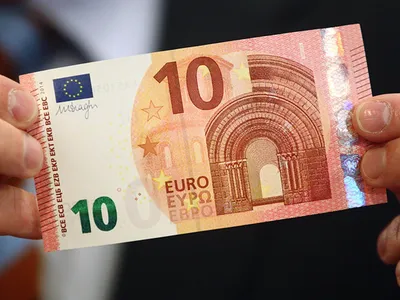 Европейский центробанк планирует изменить внешний вид евро в 2024 году -  Российская газета