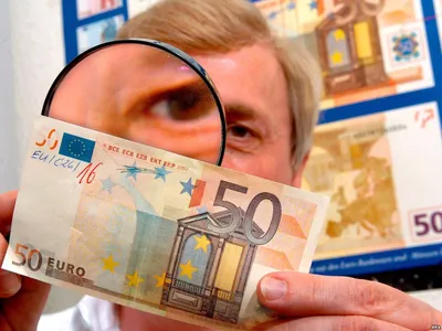 Банкнота евросоюз 20 евро 2015 Франция стоимостью 4250 руб.