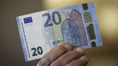 Курс евро на Мосбирже поднялся до 104 рублей - Газета.Ru | Новости
