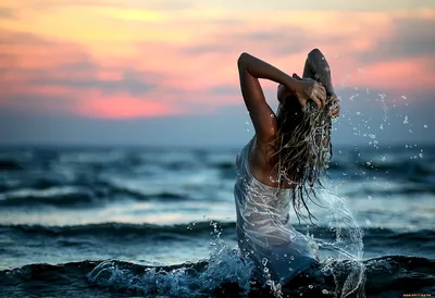 Море, закат и красивые девушки. 30 романтичных фото | Жить на Юге | Дзен