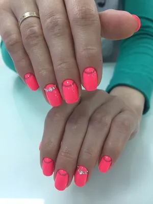 Дизайн на ярко розовых ногтях миндалевидной форме (33 фото) - картинки  modnica.club