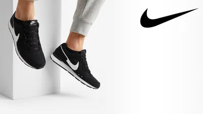Кроссовки мужские Nike Venture Runner черный/белый цвет — купить за 10399  руб. со скидкой 20 %, отзывы в интернет-магазине Спортмастер