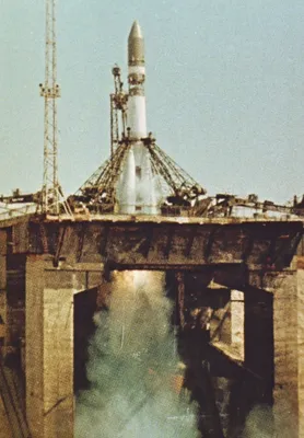 X 上的 Исторические Фото：「Ракета-носитель Р-7 с капсулой Восток-1 на  стартовой площадке космодрома Байконур. 12 апреля 1961 г.  https://t.co/CbBlWhwhJI」 / X